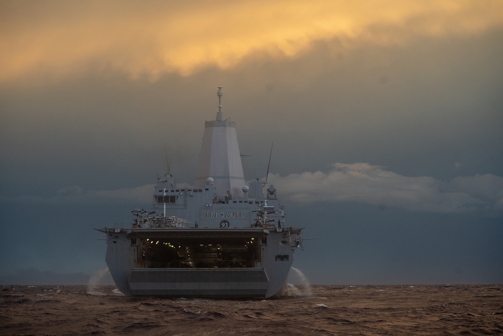 15th MEU ADR Marines conduct small boat training from USS Somerset