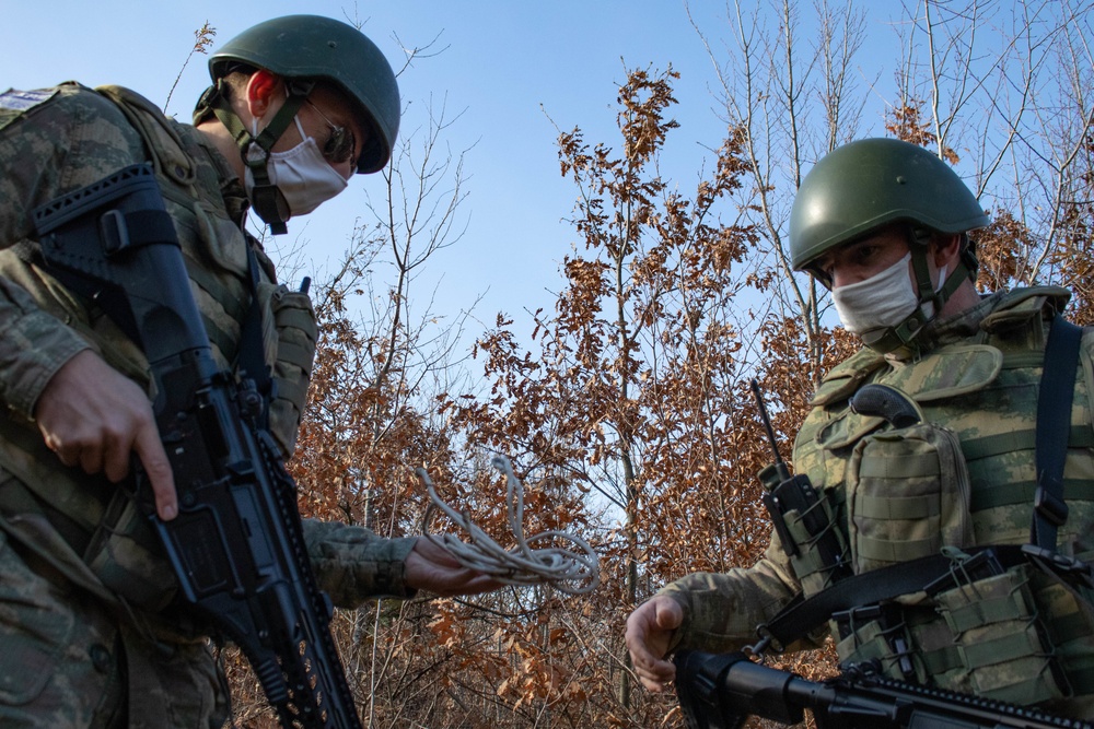 Turkish soldiers patrol Kosovo-Serbia administrative boundary line