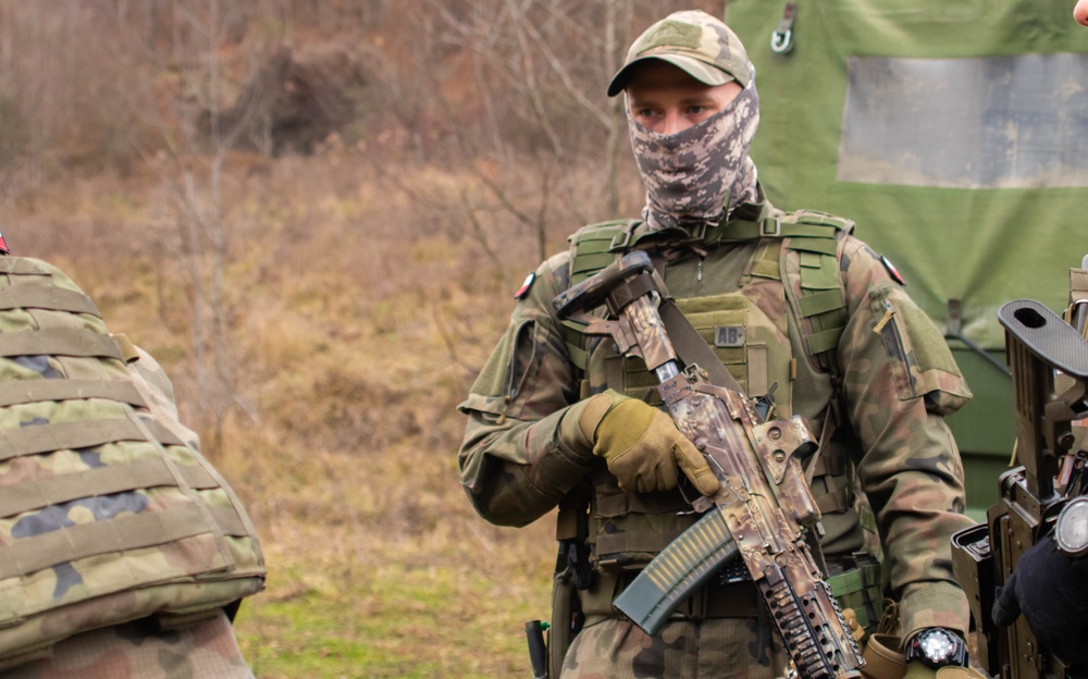 Polish soldiers patrol Kosovo-Serbia administrative boundary line