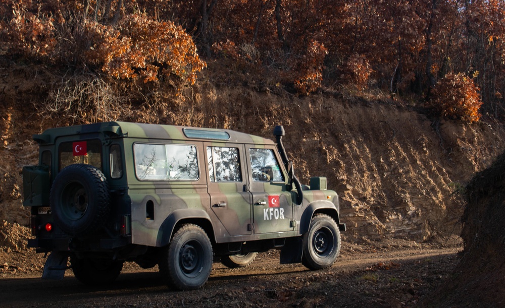 Turkish soldiers patrol Kosovo-Serbia administrative boundary line