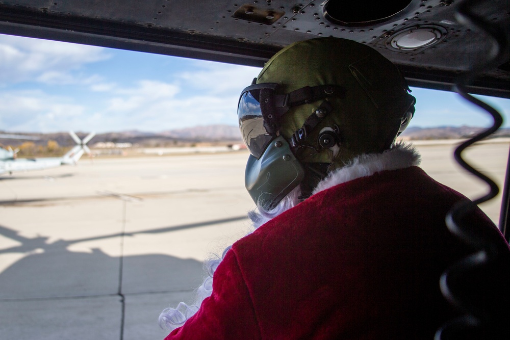 Happy Holidays: Santa, Marines fly over Pendleton, North County neighborhoods