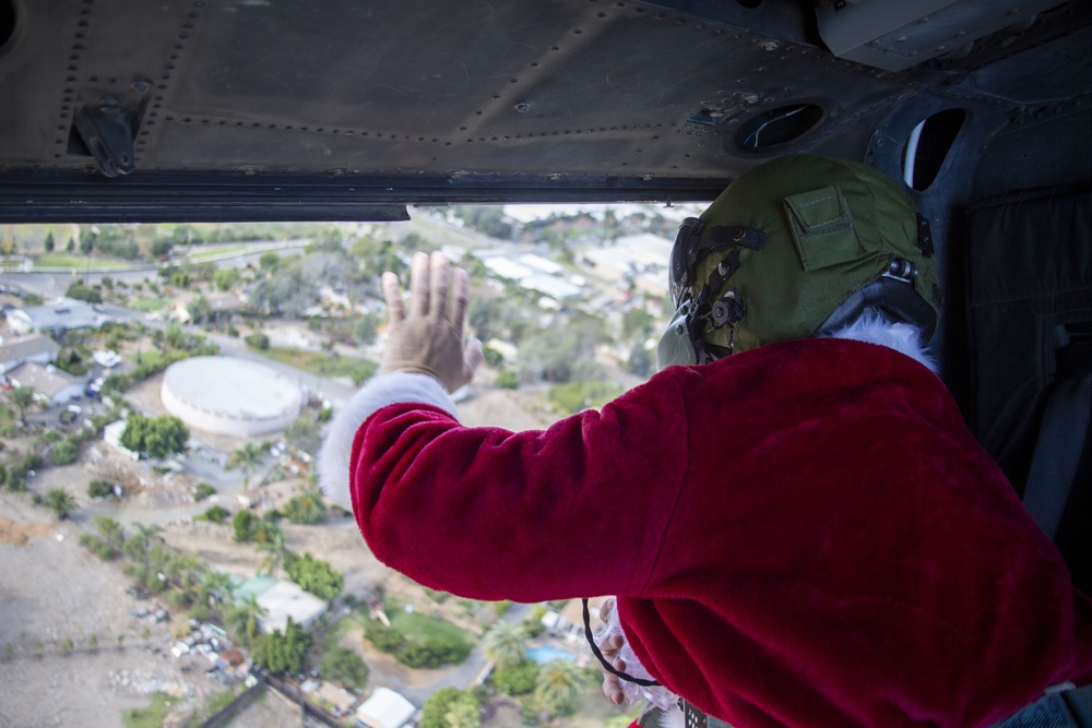 Happy Holidays: Santa, Marines fly over Pendleton, North County neighborhoods