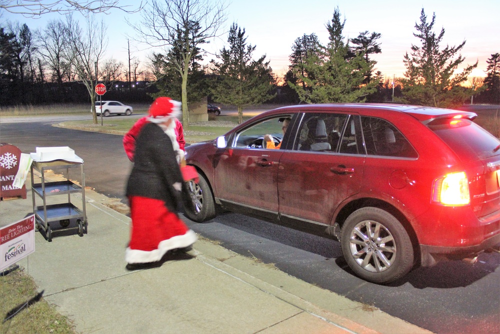 2020 Fort McCoy Holiday Tree Lighting drive-thru event