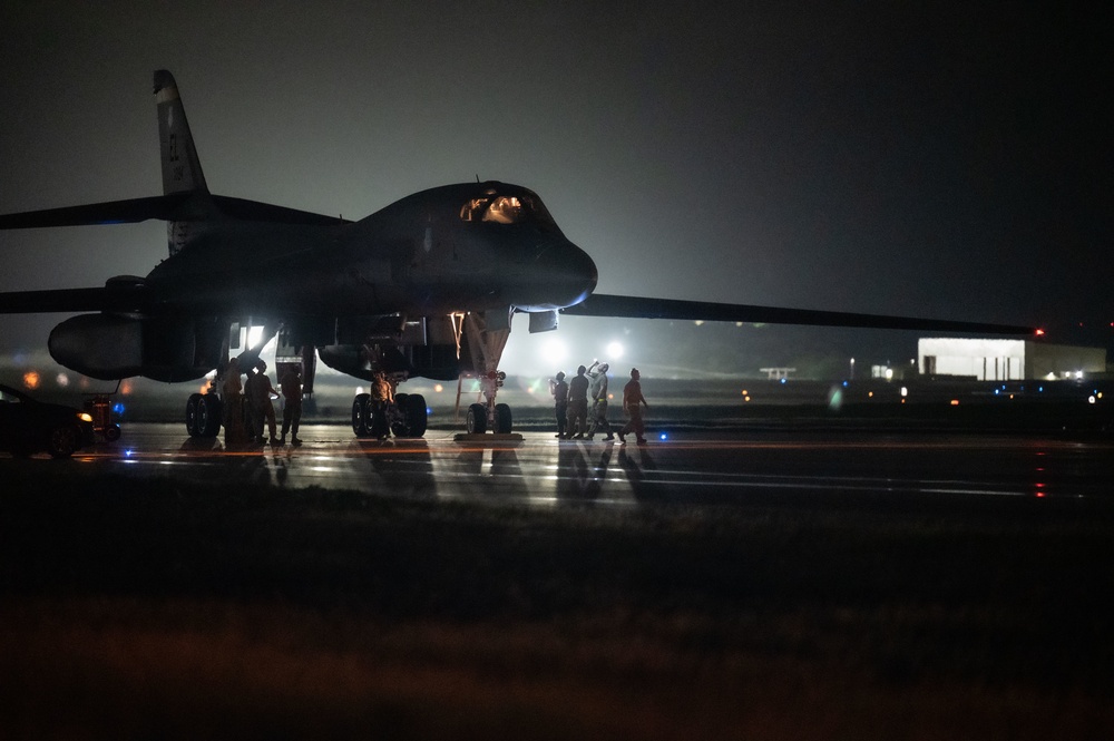 DVIDS - Images - B-1B Lancers Arrive In Indo-Pacific For Bomber Task ...