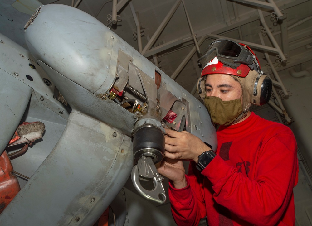 Nimitz Sailor Conducts Maintenance