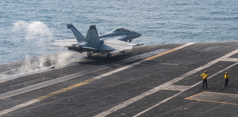 F/A-18F Super Hornet Takesoff