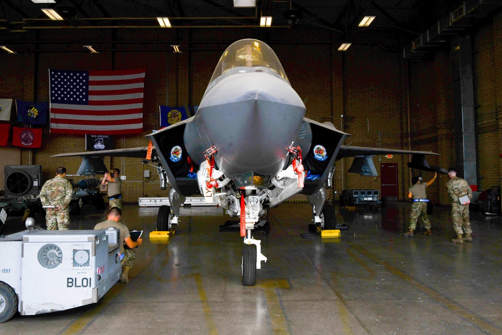 Luke Air Force Base Reserve Citizen Airmen hold first load crew competition