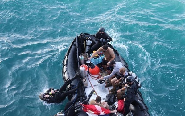 U.S. Naval Forces and Japanese Maritime Self-Defense Forces Conduct Mine Warfare Exercise