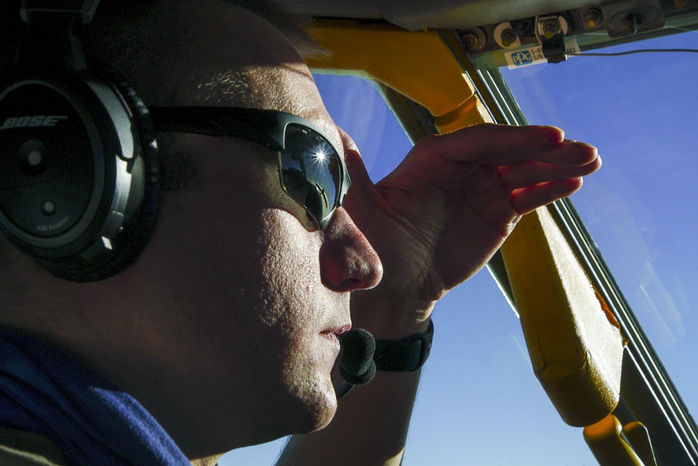 340th EARS refuel F-16s