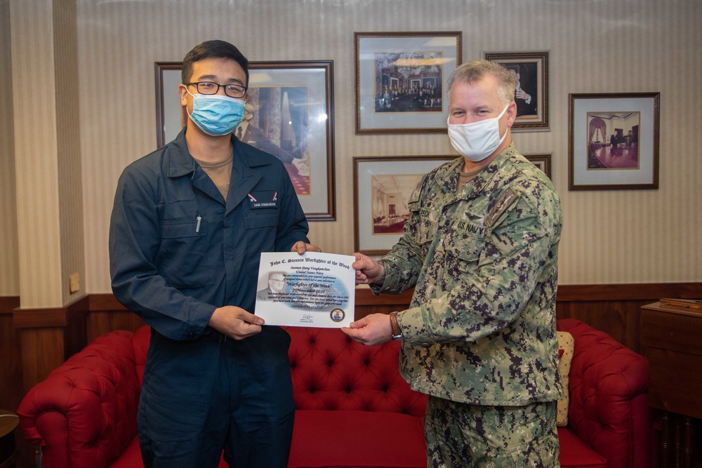CO awards Sailor for work ethic