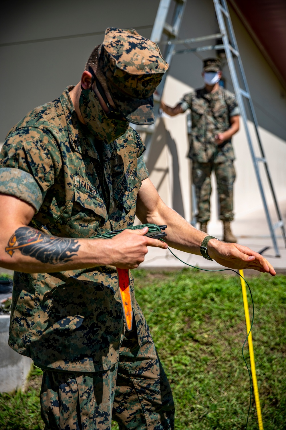 Task force US Marines set up a field expedient antenna in Honduras