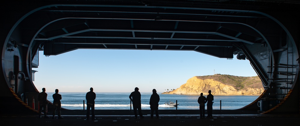 USS Carl Vinson Conducts Vertical Replenishment