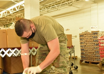 Michigan’s Task Force Spartan work with Gleaners of Pontiac