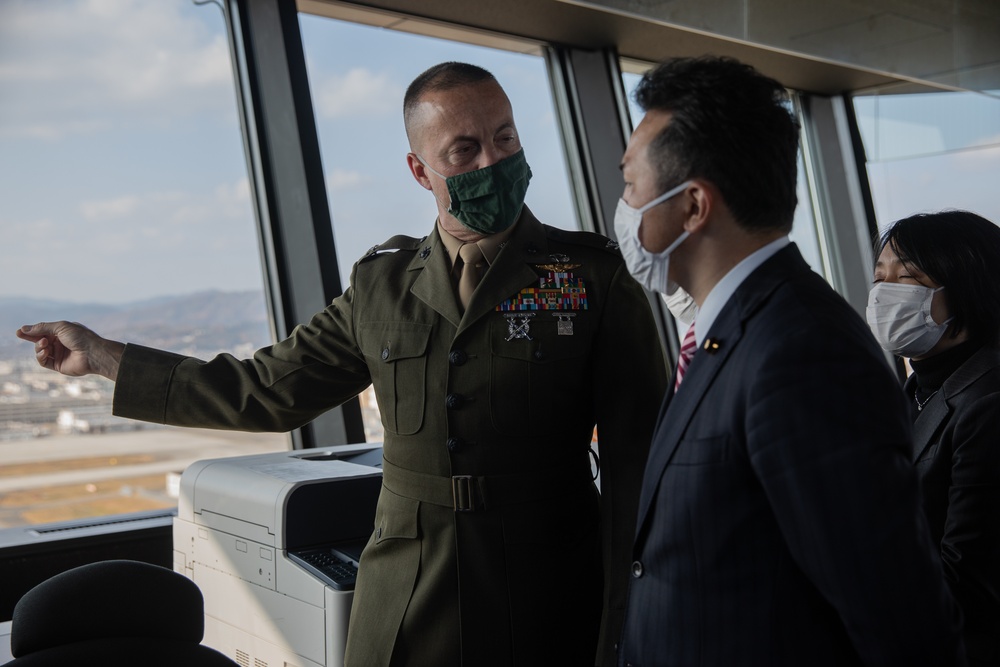 State Minister for Foreign Affairs visits MCAS Iwakuni