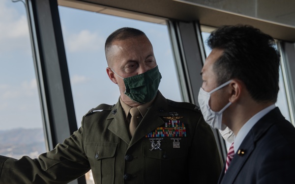State Minister for Foreign Affairs visits MCAS Iwakuni
