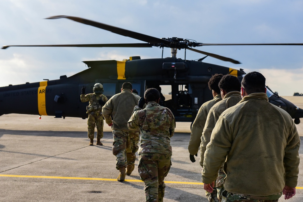 Air Force medics conduct MEDEVAC training with Army aviation battalion