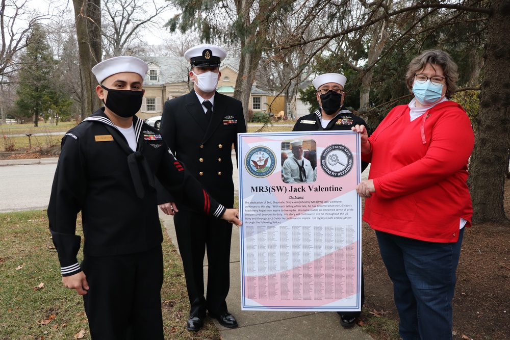 Surface Warfare Engineering School Command Holds Remembrance for Fallen Sailor