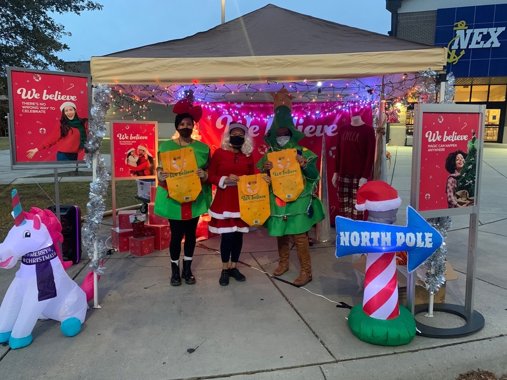 NEX Gulfport Spreads Holiday Cheer