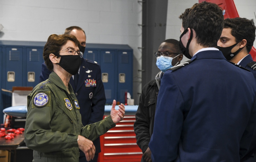 AMC commander inspires future aviation leaders