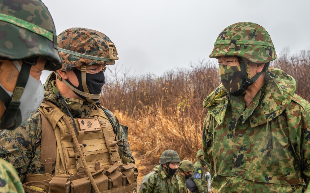 3/8 Marines and JGSDF troops exchange combat tactics during Forest Light 21
