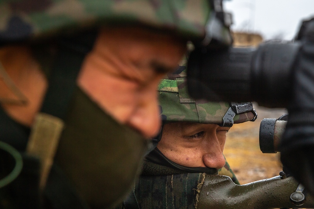 3/8 Marines and JGSDF troops exchange combat tactics during Forest Light 21