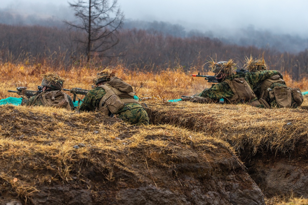 3/8 Marines and JGSDF troops exchange combat tactics during Forest Light 21