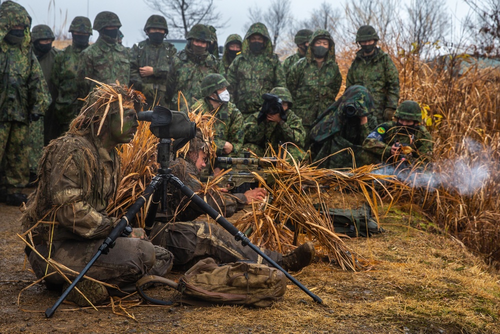 3/8 Marines and JGSDF troops exchange combat tactics during Forest Light 21