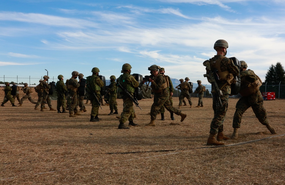 Forest Light: JGSDF’s 30th Infantry Regiment, 3/8 share fighting techniques