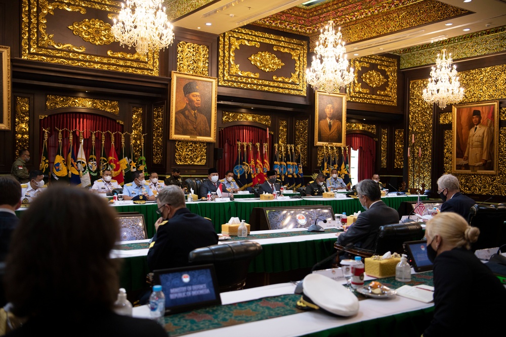 Acting Defense Secretary visits Indo-Pacific