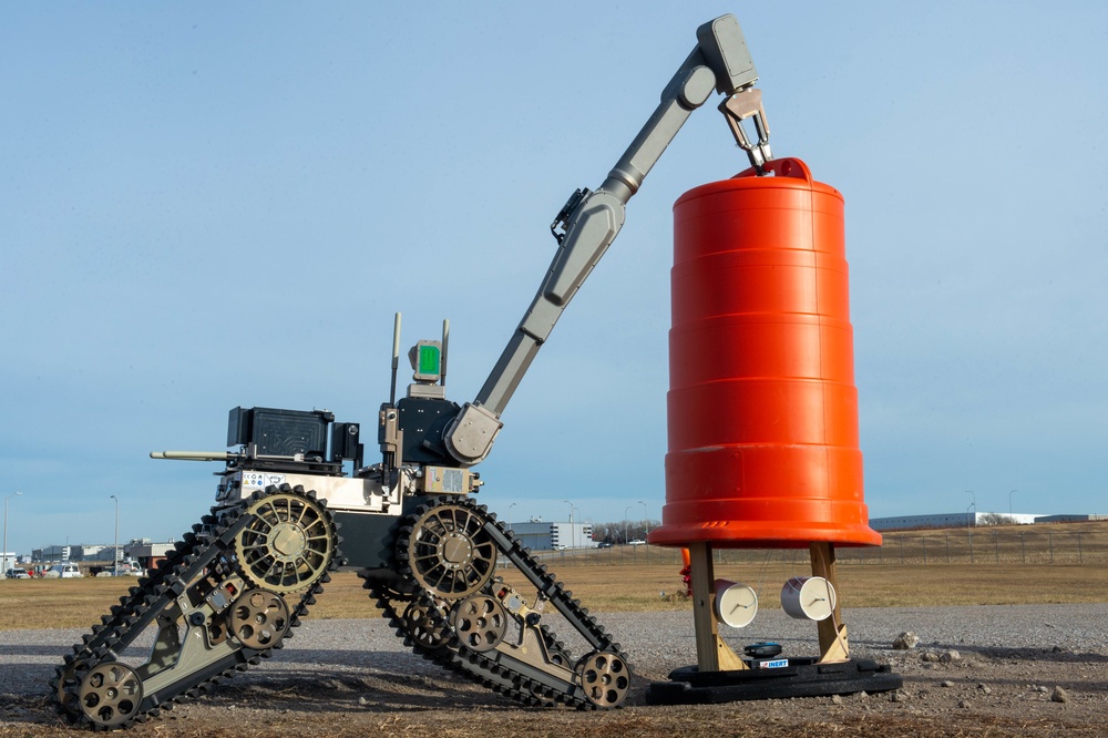 Nebraska Guard EOD techs conduct IED training
