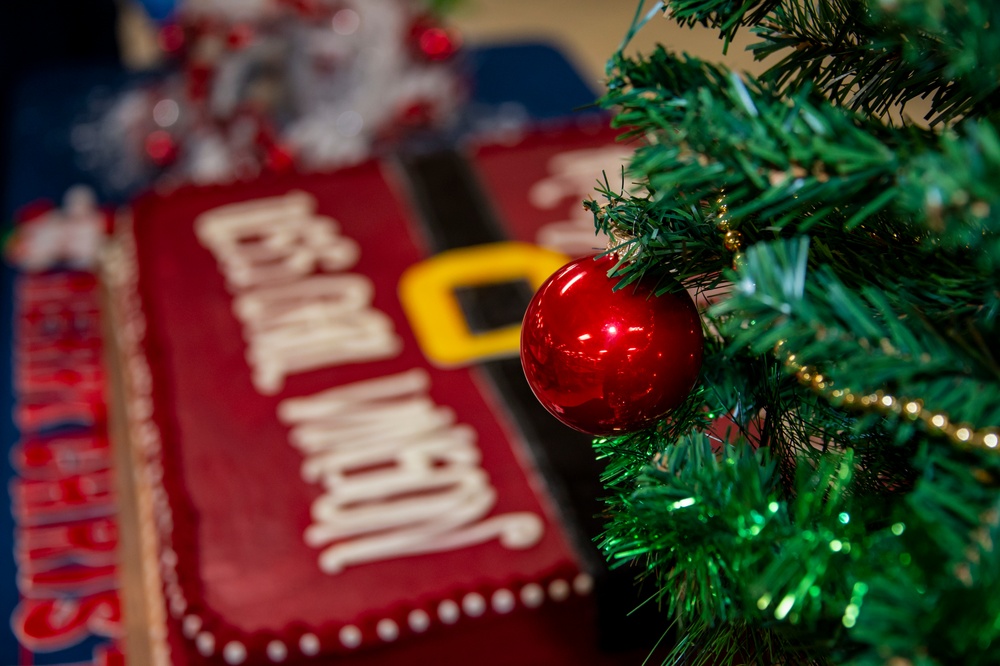 Holiday party aboard USS Carl Vinson (CVN 70)