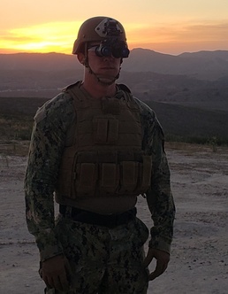 Expeditionary Sailor Provides Medical Aid on Thanksgiving Day Flight