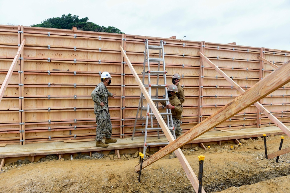 30NCR Commander Visits NMCB-3 Project Sites