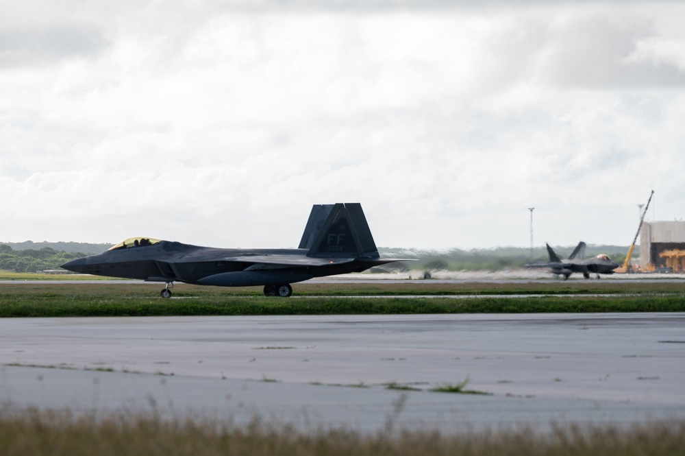 B-1B Lancer conducts training with F-22 Raptors in Indo-Pacific
