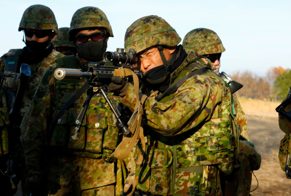 Forest Light: JGSDF’s 30th Infantry Regiment, 3/8 conducts infiltration tactics training