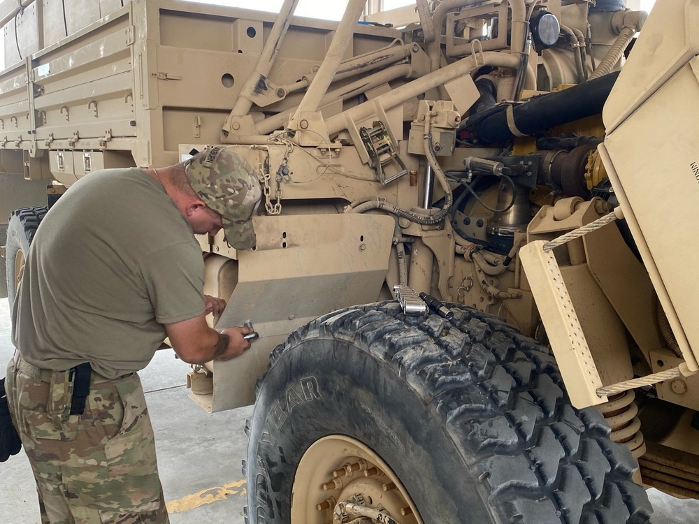 Fuelers lend a hand in maintenance