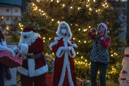 MCAS New River hosts annual tree lighting celebration 2020