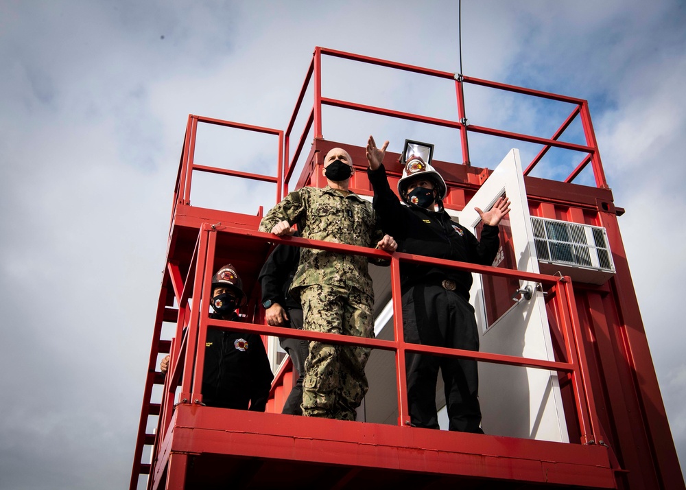Commander, U.S. 6th Fleet Visits NAVSTA Rota, Spain