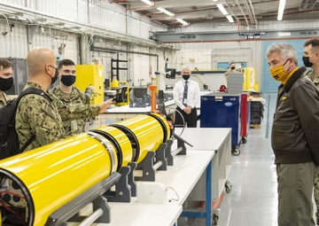 Secretary of the Navy Visits Unmanned Undersea Vehicle Squadron 1