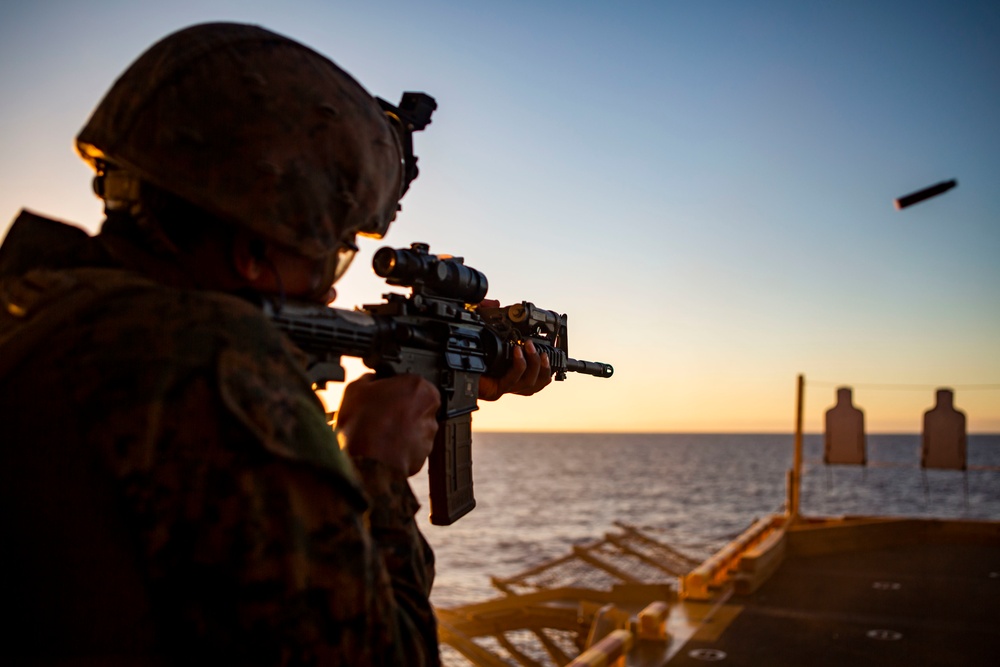 15th MEU Marines, Sailors participate in deck shoot aboard USS Makin Island