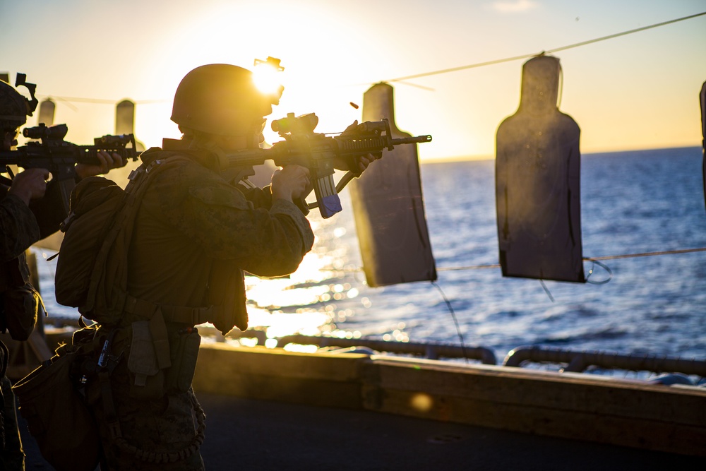 15th MEU Marines, Sailors participate in deck shoot aboard USS Makin Island