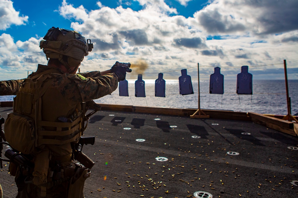 15th MEU Marines, Sailors participate in deck shoot aboard USS Makin Island