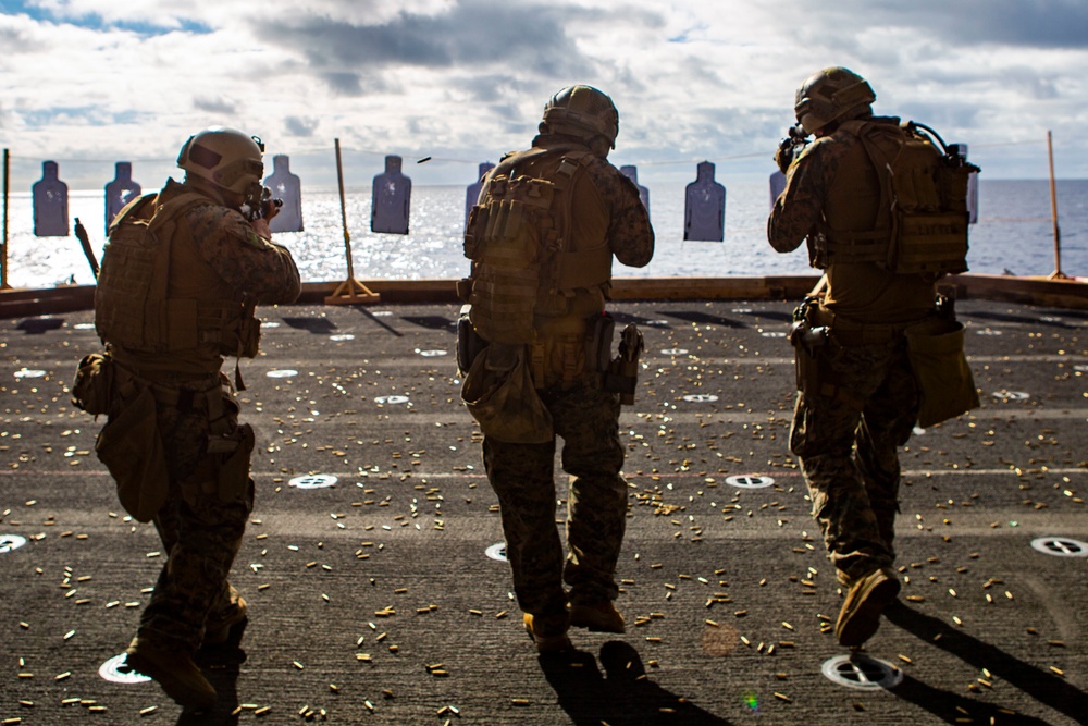 15th MEU Marines, Sailors participate in deck shoot aboard USS Makin Island