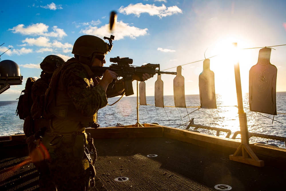 15th MEU Marines, Sailors participate in deck shoot aboard USS Makin Island