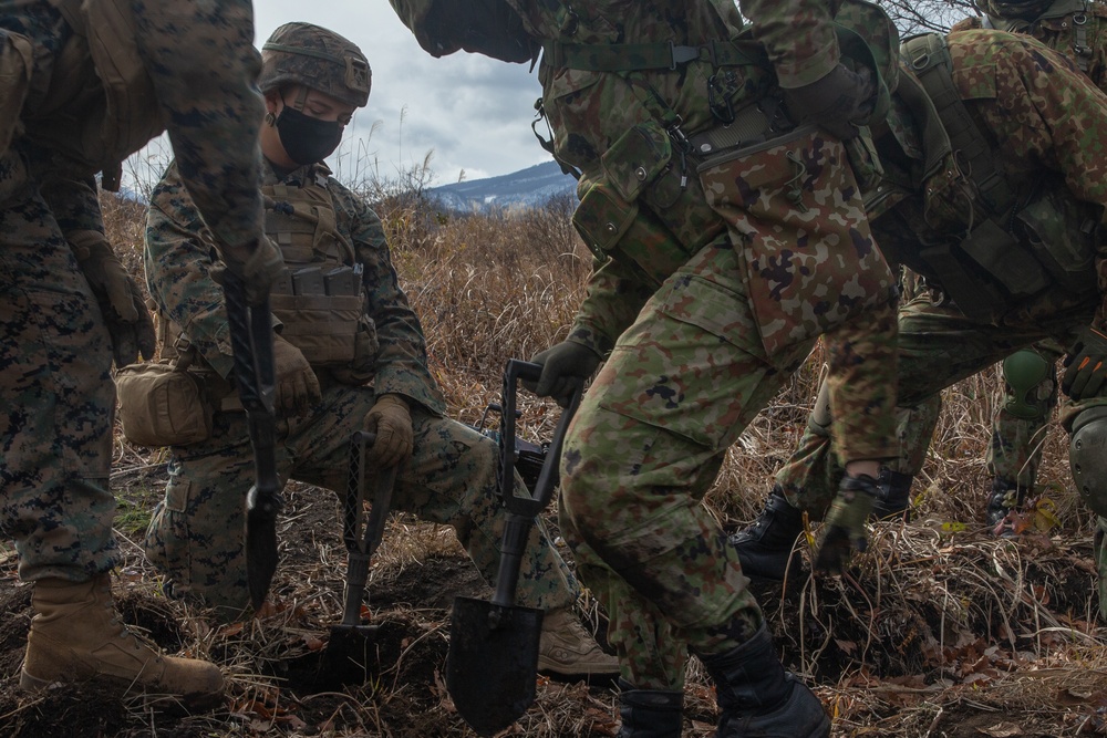 Marines with 3/8 and JGSDF work on defensive tactics