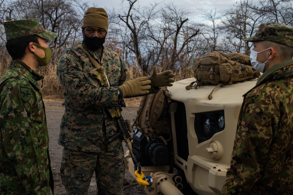 3/8 and JGSDF work together to command and control the troops of exercise Forest Light 21