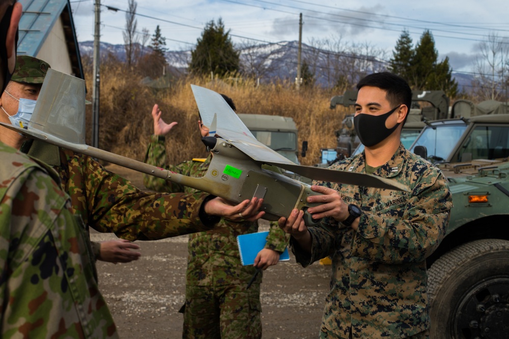 3/8 and JGSDF work together to command and control the troops of exercise Forest Light 21