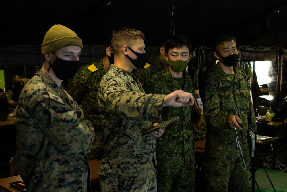 3/8 and JGSDF work together to command and control the troops of exercise Forest Light 21