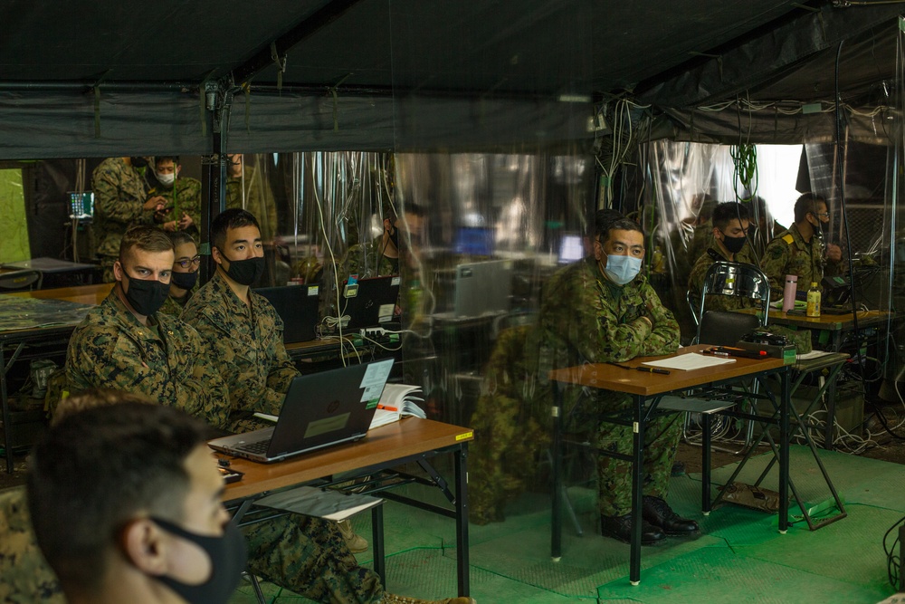 3/8 and JGSDF work together to command and control the troops of exercise Forest Light 21