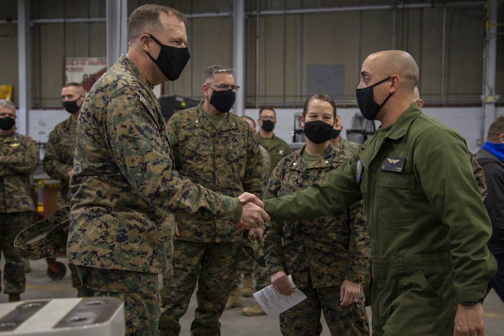 Deputy Commandant for Aviation Lt.Gen. Mark R. Wise visits 2nd Marine Aircraft Wing